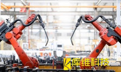 <b>國產(chǎn)焊接機(jī)器人與進(jìn)口機(jī)器人的區(qū)別及優(yōu)缺點</b>